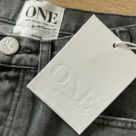 One Teaspoon Distressed ripped Mid Rise Denim Phantome Chargers in Phantome Gray - Picture 10 of 12